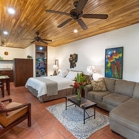 Aparthotel Jungle Creek Manuel Antonio Esterno foto