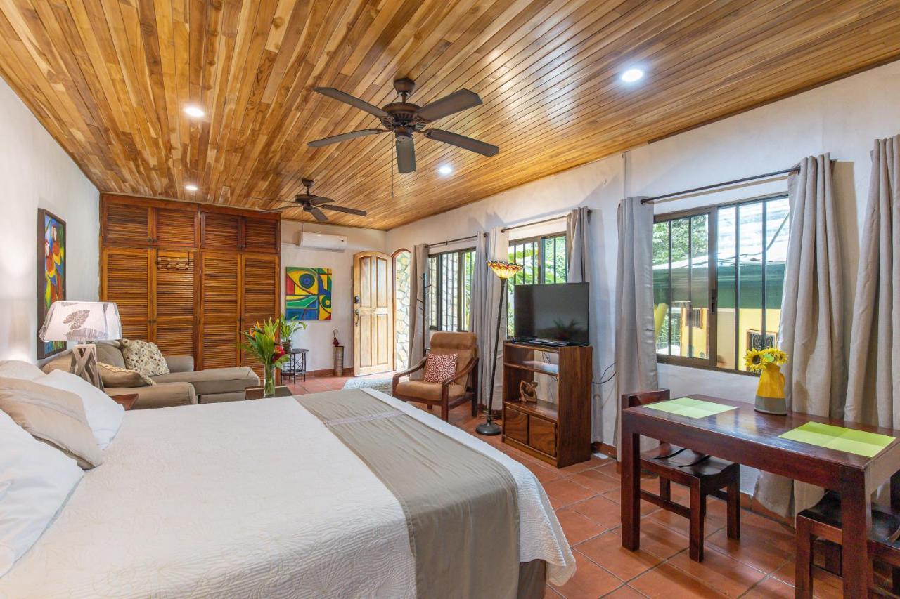 Aparthotel Jungle Creek Manuel Antonio Esterno foto